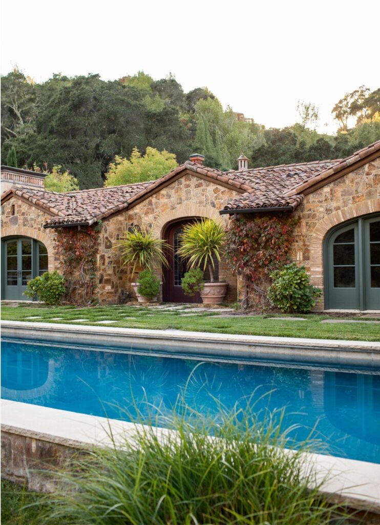 gachina landscape of a house with pool